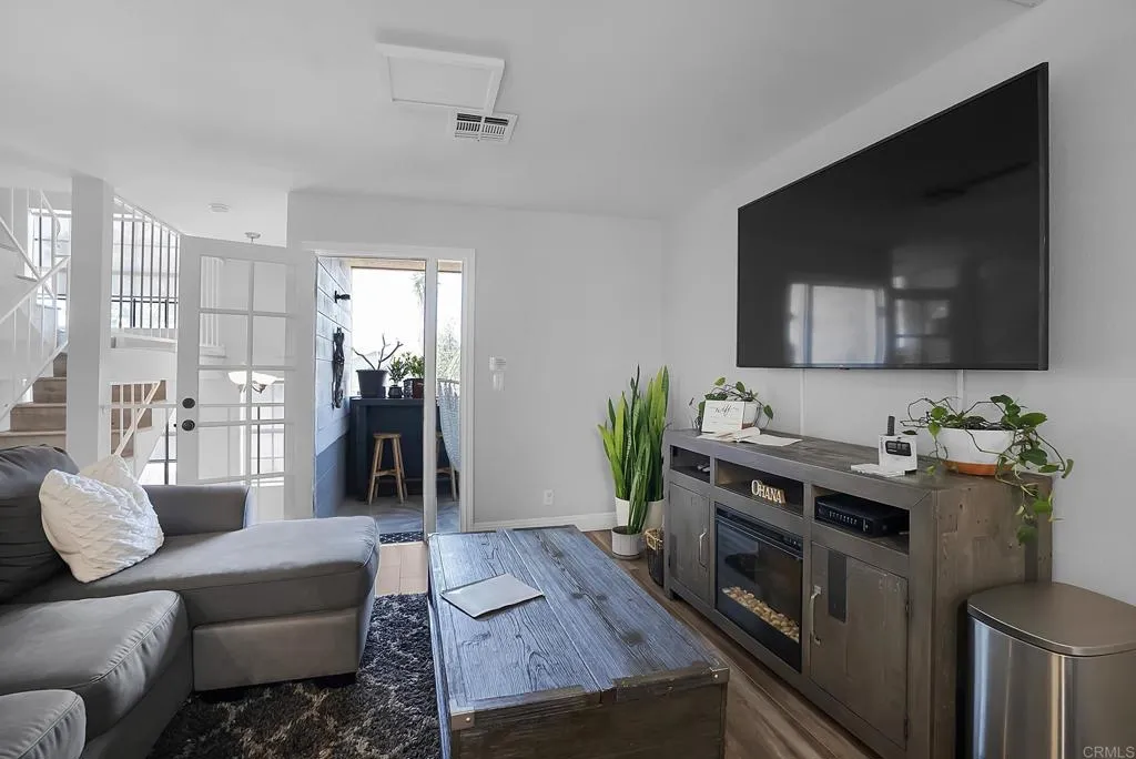 https://cdn.realtyfeed.com/cdn/127/306672990/86cf1990a94ae7532fe44fb8212c83f5.webp