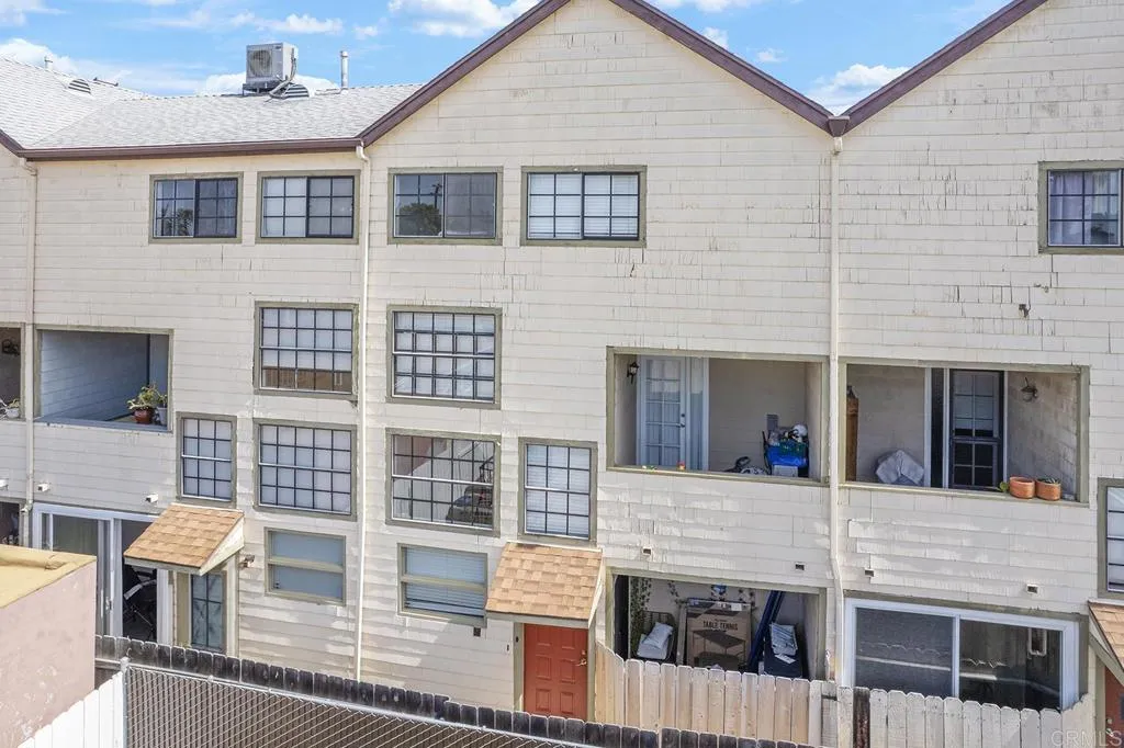https://cdn.realtyfeed.com/cdn/127/306672990/de30df7716681920a7323bc83a4d511d.webp
