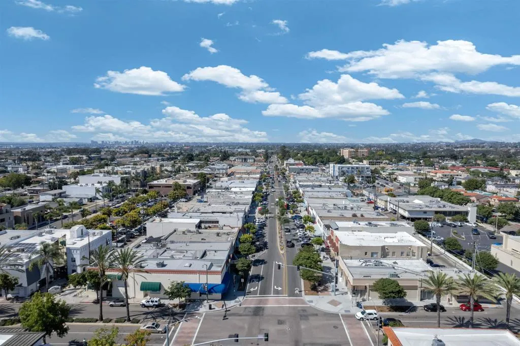https://cdn.realtyfeed.com/cdn/127/306672990/e02e569a34941c9a2bd66be351578936.webp