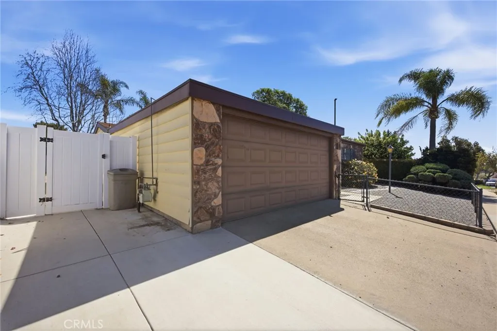 https://cdn.realtyfeed.com/cdn/127/306673010/2fcdb3f257ff4ee66feb7f6b52539cd2.webp