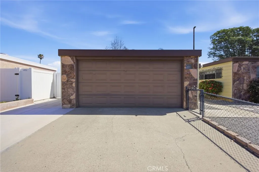 https://cdn.realtyfeed.com/cdn/127/306673010/570c9273c9f08445d2d8b8fb9c745b40.webp