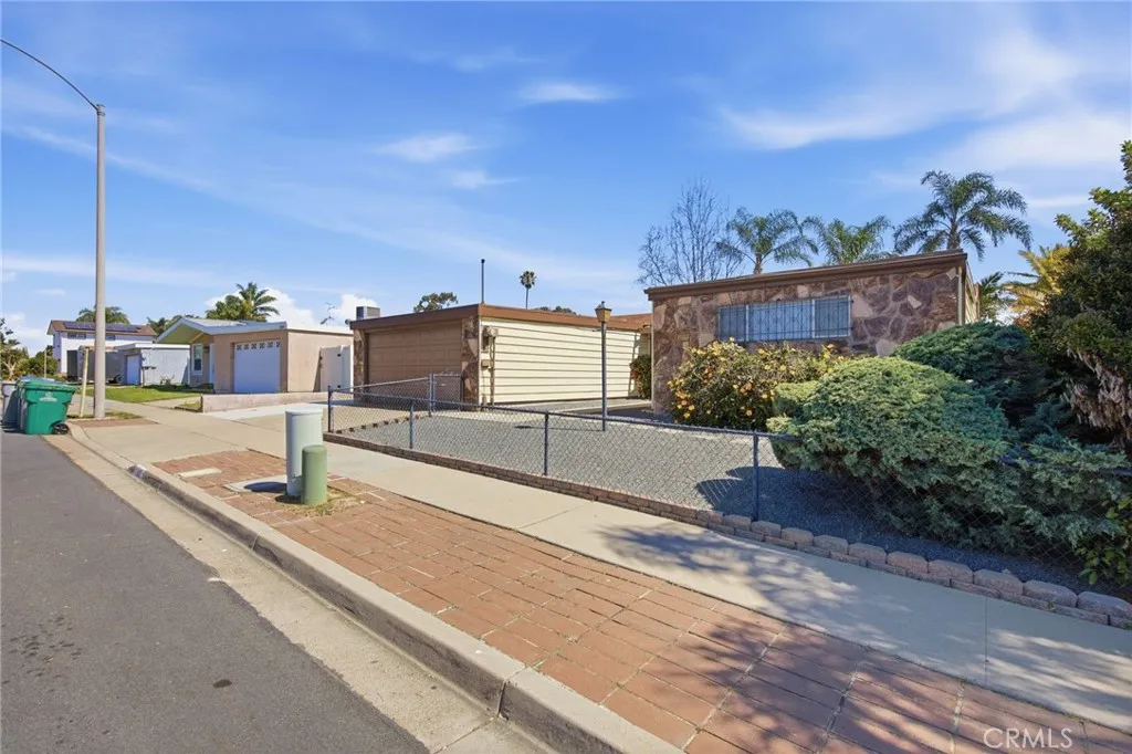 https://cdn.realtyfeed.com/cdn/127/306673010/58bcb6eb036cdb7814497f4ff0fbead9.webp
