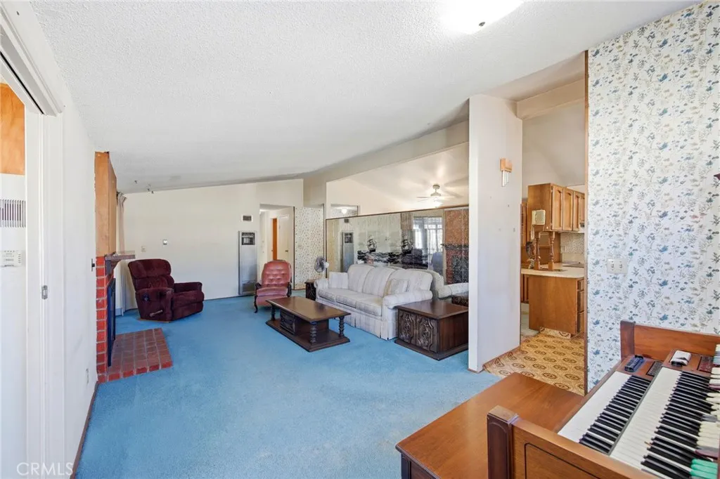 https://cdn.realtyfeed.com/cdn/127/306673010/a8e210465b03ace0f7b30b583ae40a0c.webp
