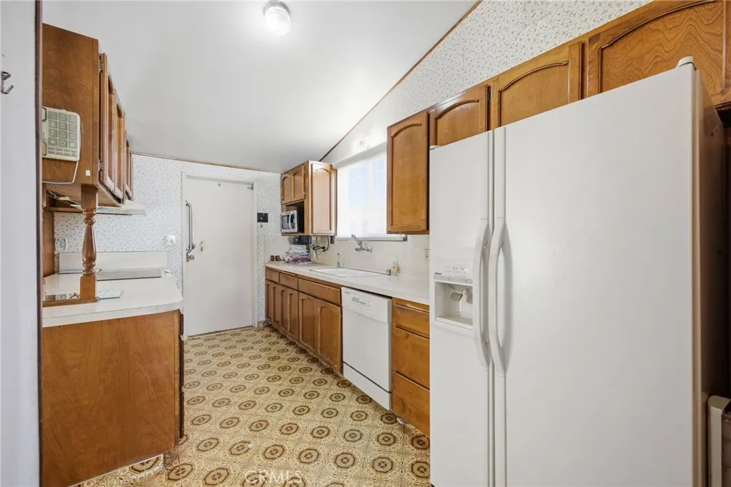 https://cdn.realtyfeed.com/cdn/127/306673010/aeeab454c7d5799c449512471d18be3a.webp