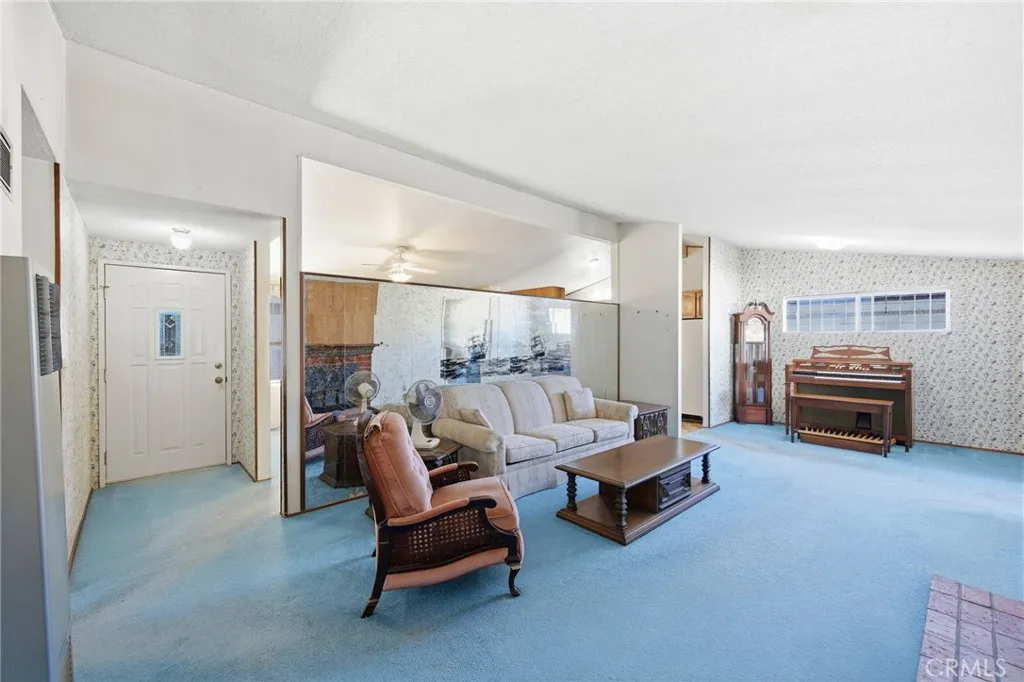 https://cdn.realtyfeed.com/cdn/127/306673010/c775fec042d24f018db37ef58155ec2b.webp
