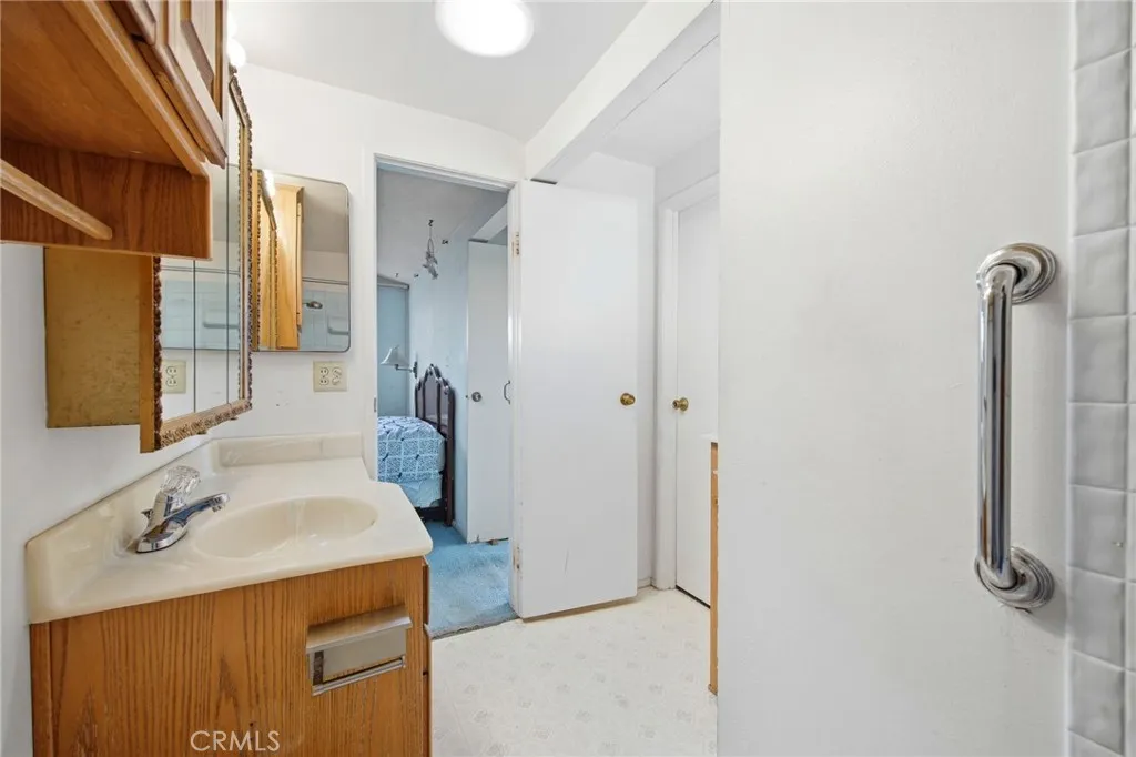 https://cdn.realtyfeed.com/cdn/127/306673010/dc51c5993c8f8bdb5fb96a1cf9407944.webp