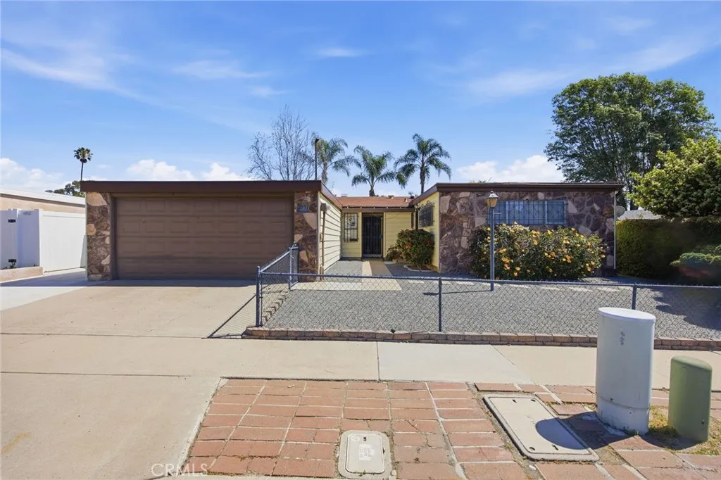 https://cdn.realtyfeed.com/cdn/127/306673010/dcf6e507d91a4cf09be00f42fe3ba7fb.webp