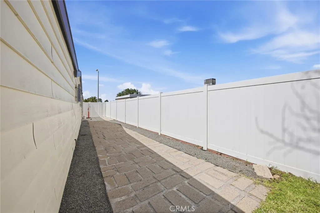 https://cdn.realtyfeed.com/cdn/127/306673010/e6cfad7c0dc21b14b5e86ad50ba96b30.webp