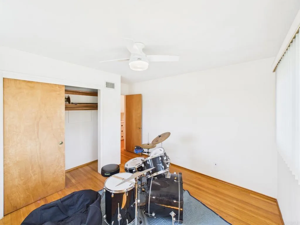 https://cdn.realtyfeed.com/cdn/127/306673050/1f8a6b06e7addf272635a5f075aa51b6.webp