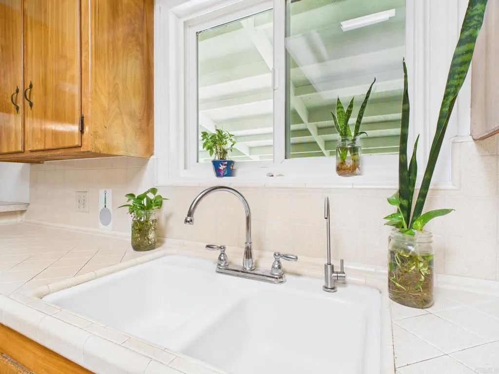 https://cdn.realtyfeed.com/cdn/127/306673050/9875cee28c4740c173217d421af0e1d8.webp
