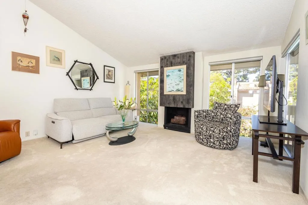 https://cdn.realtyfeed.com/cdn/127/306673115/52909088f0fc03a097c8ce73d5316c21.webp
