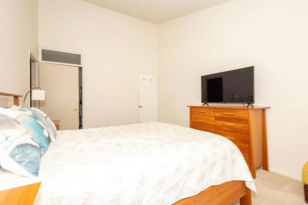 https://cdn.realtyfeed.com/cdn/127/306673115/be0b5d38cf46292778323b287b5a740d.webp