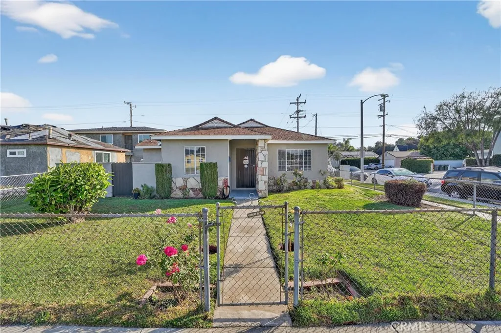 Lynwood, CA 90262
