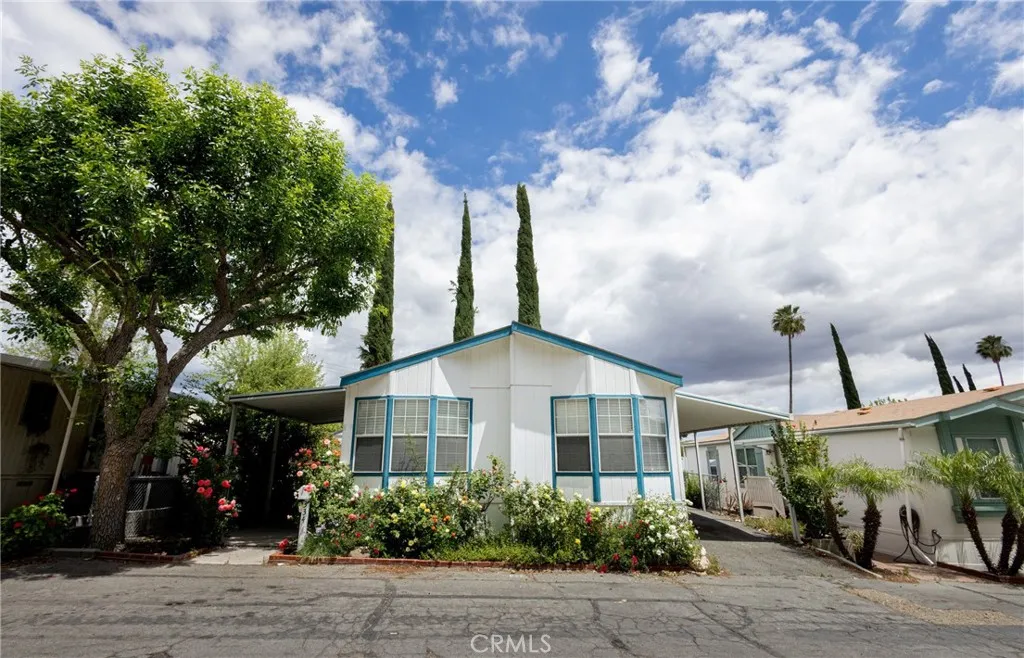 Saugus, CA 91390