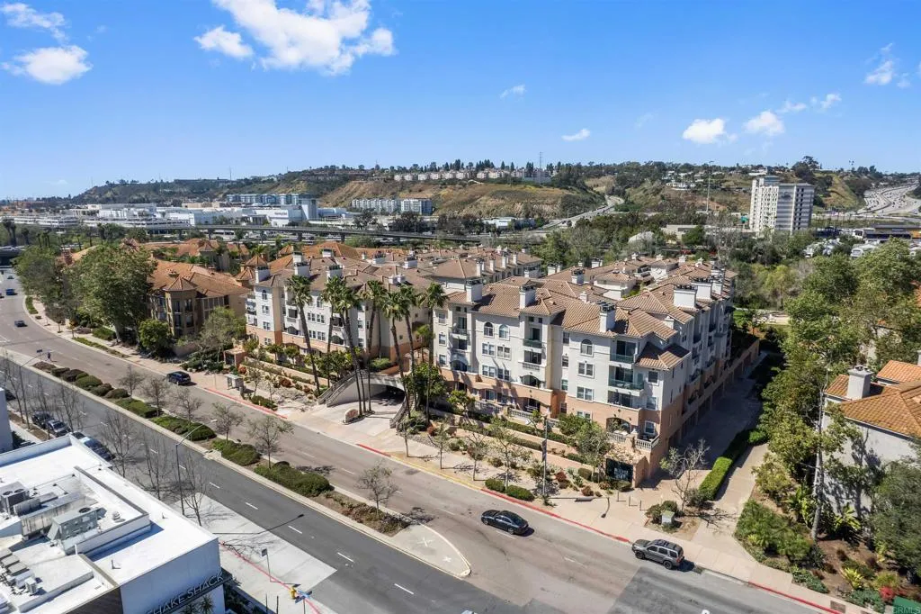 https://cdn.realtyfeed.com/cdn/127/306673250/009ad14b450e7548ca24c61fd0a0aad4.webp