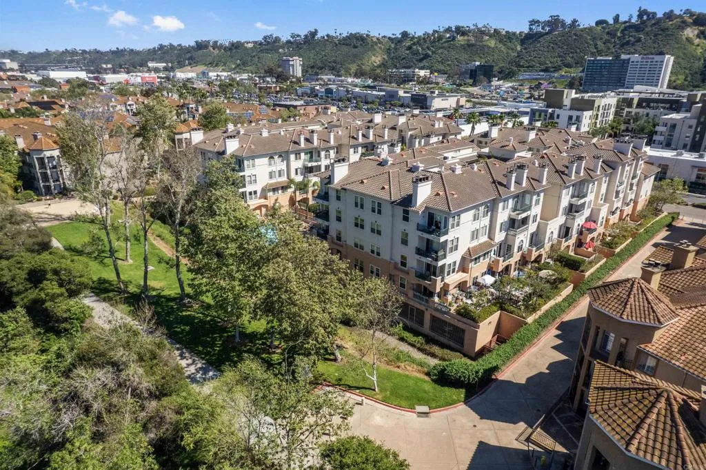 https://cdn.realtyfeed.com/cdn/127/306673250/4ebb4890fc9bf2a07a3578f13b148d42.webp