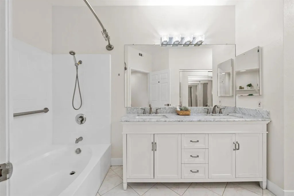https://cdn.realtyfeed.com/cdn/127/306673250/7799932da7c4dd662a3378a52f06a094.webp