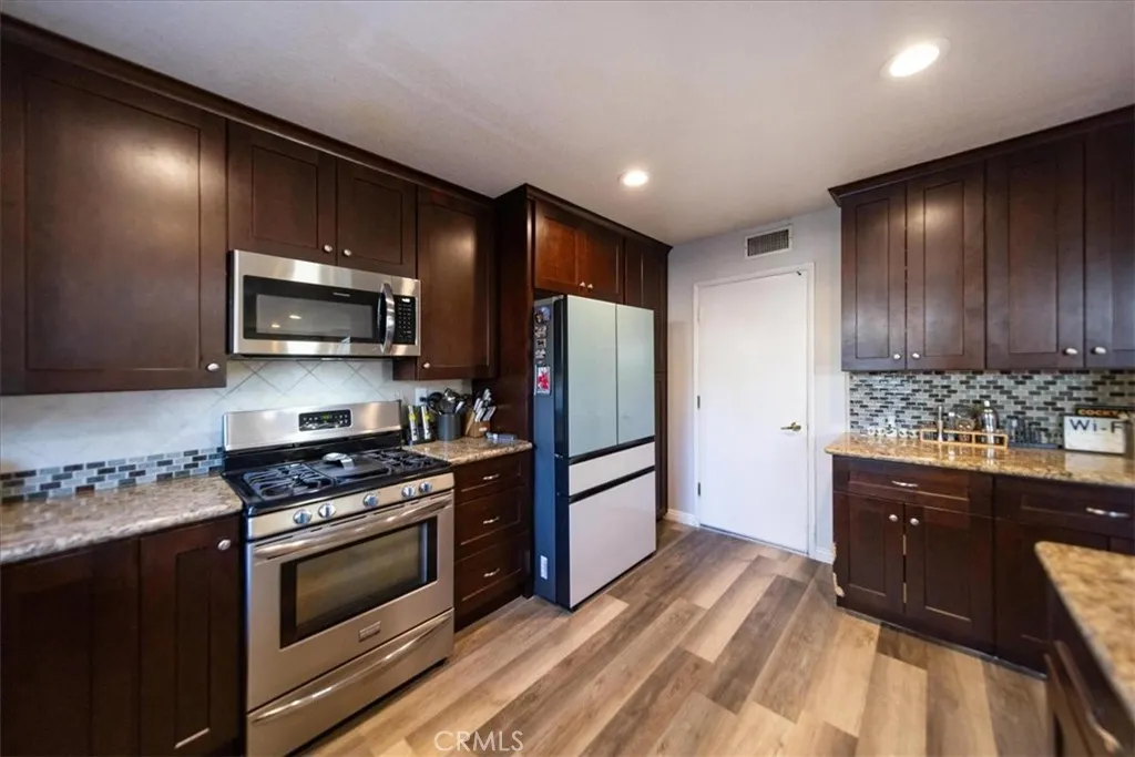 https://cdn.realtyfeed.com/cdn/127/306673295/69aa87916c88305bed2304c12d4b7b4d.webp