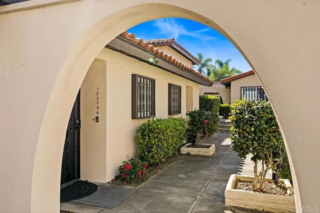 https://cdn.realtyfeed.com/cdn/127/306673315/028ca579fd19e123c9e9069575120c86.webp