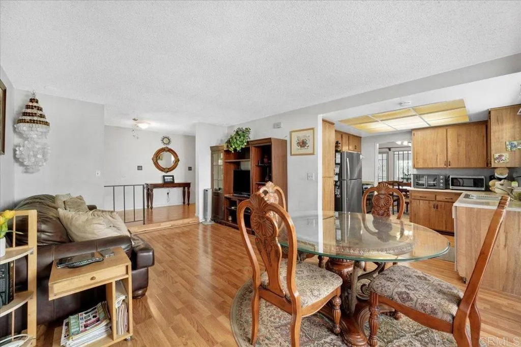 https://cdn.realtyfeed.com/cdn/127/306673386/1a8e3642e4a898aecdf2848415b15932.webp