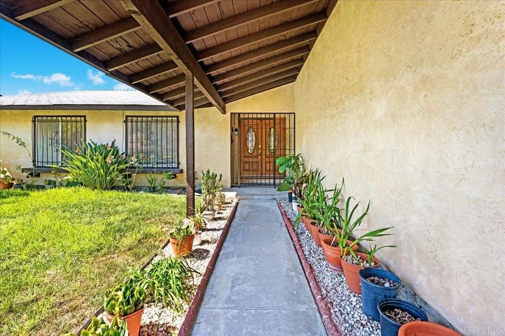 https://cdn.realtyfeed.com/cdn/127/306673386/2e456c5c319e0763af4207a8e7497e99.webp