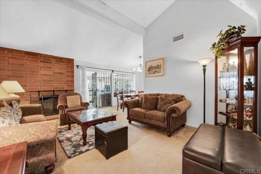 https://cdn.realtyfeed.com/cdn/127/306673386/38596a4efa68c785e851e1deaf05f81c.webp
