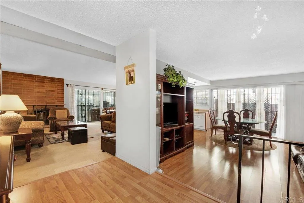 https://cdn.realtyfeed.com/cdn/127/306673386/4478db3eb7e59c7c12ce92f2367b4d5b.webp