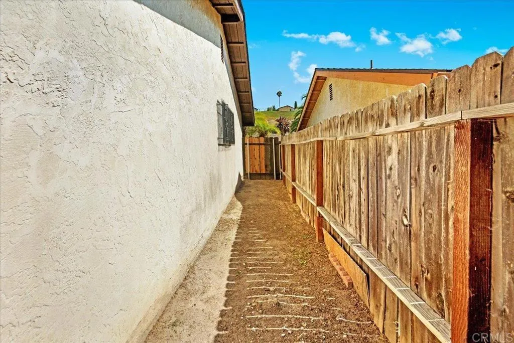 https://cdn.realtyfeed.com/cdn/127/306673386/7c01dff71c4144634ae904e81b960929.webp