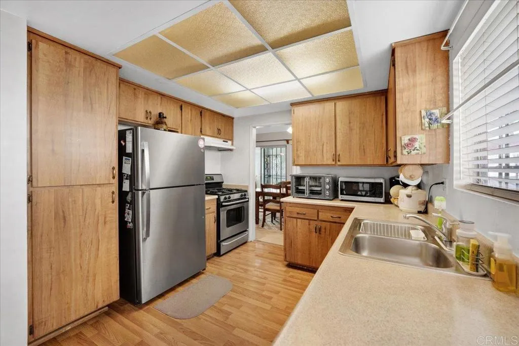 https://cdn.realtyfeed.com/cdn/127/306673386/7e2979608018d12b2cf6ee415bc756a8.webp