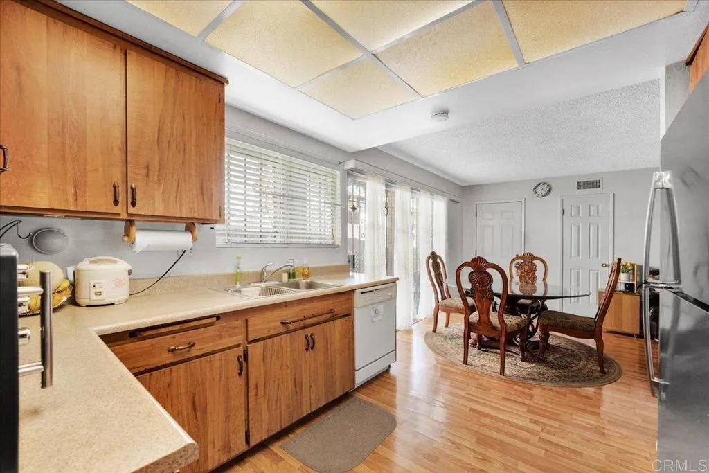 https://cdn.realtyfeed.com/cdn/127/306673386/e3745c71e467241f3f50e9b6a45f8de5.webp