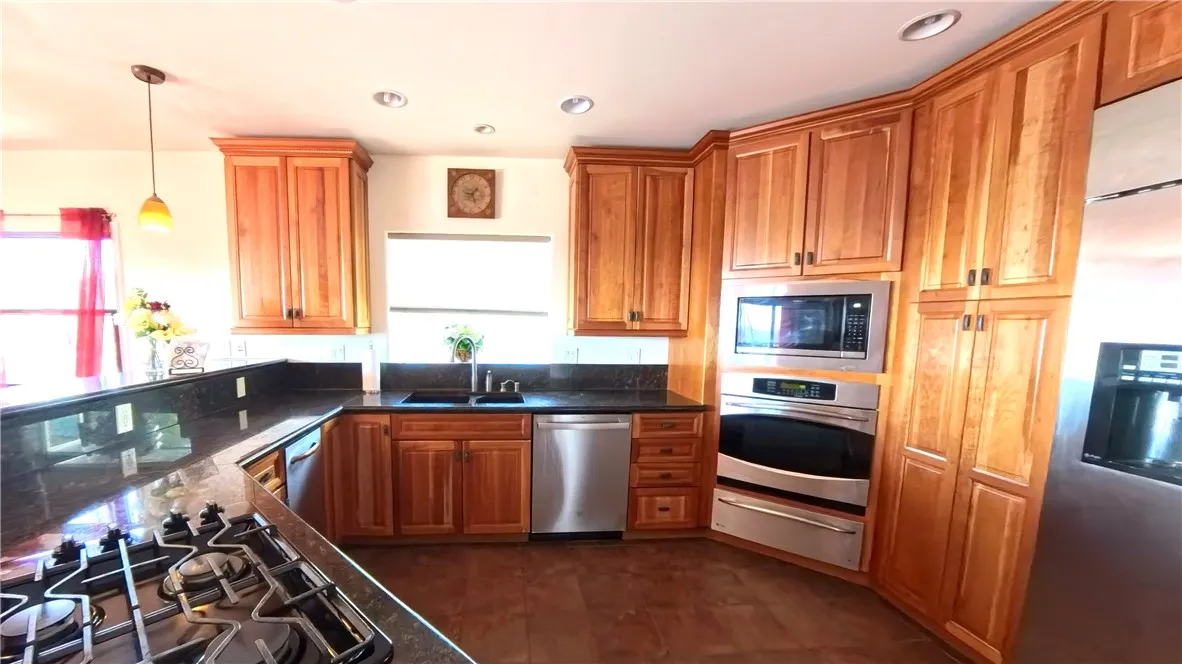 633 Sunnyhill Drive, Los Angeles, CA, 90065
