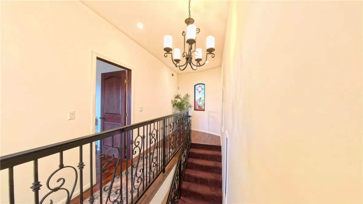633 Sunnyhill Drive, Los Angeles, CA, 90065