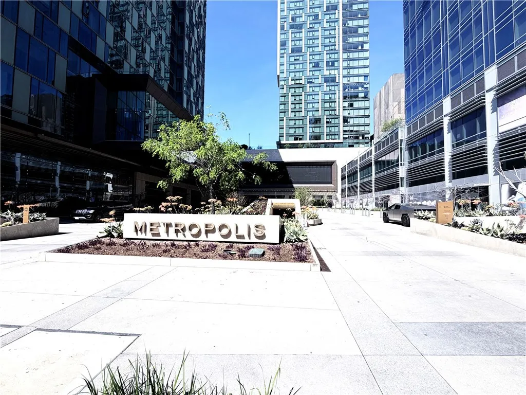 Los Angeles, CA 90017