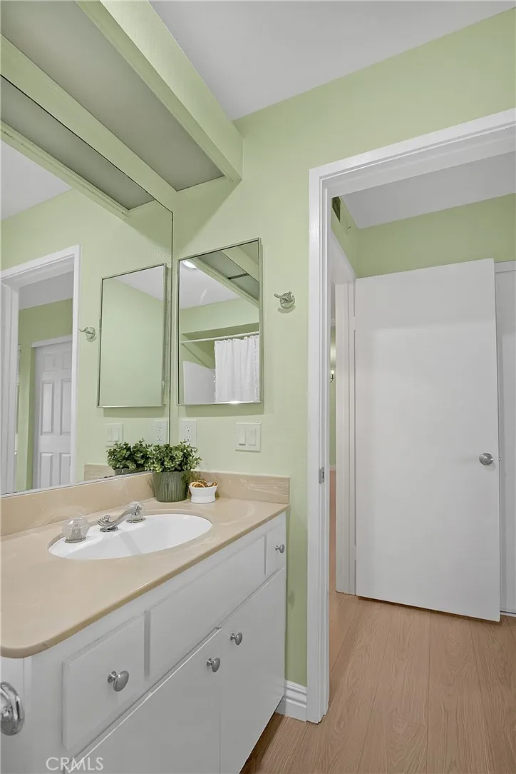 https://cdn.realtyfeed.com/cdn/127/306673431/55bcddfe0e7246d0a0fab15a2e570812.webp