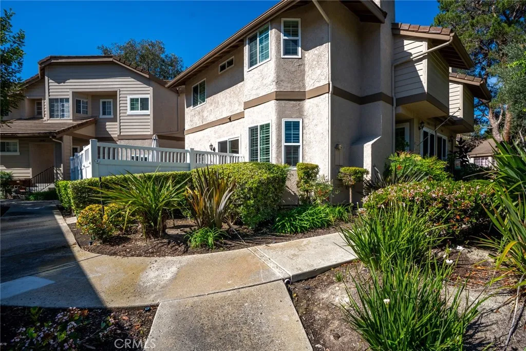 24376 Larchmont Court, Laguna Hills, CA 92653 - Photo 2 of 29, Laguna Hills, CA