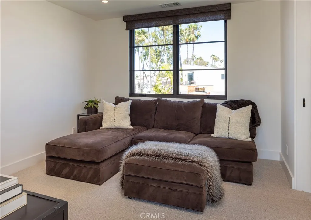 304 Goldenrod Avenue, Corona Del Mar, CA, 92625