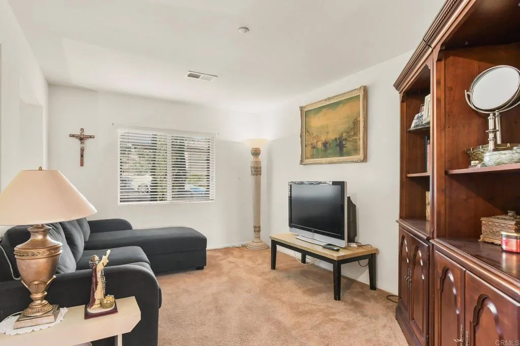 https://cdn.realtyfeed.com/cdn/127/306673666/7b0d16febd8281fec2b14cd0afff9d3d.webp