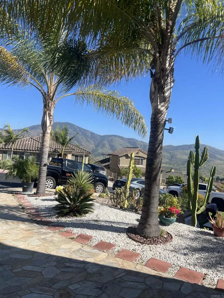 https://cdn.realtyfeed.com/cdn/127/306673666/cf0f8203bf4ce6eed30d2e48001dfaa1.webp