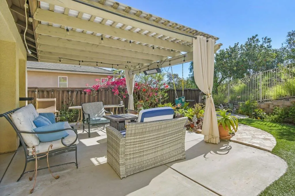 https://cdn.realtyfeed.com/cdn/127/306673666/f65a0a49af55c0452978b842dfe3dc56.webp