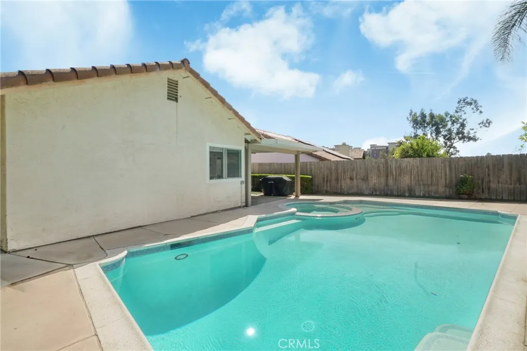 https://cdn.realtyfeed.com/cdn/127/306673668/8b226b4fd241e564a7e7c1612f8ac3fc.webp