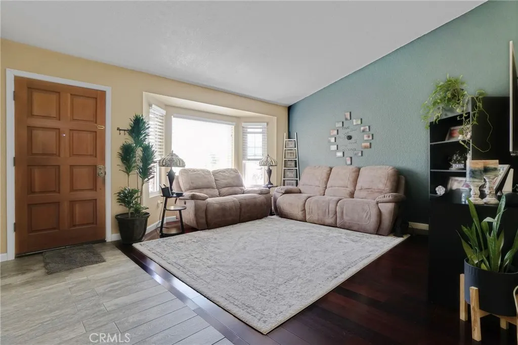 https://cdn.realtyfeed.com/cdn/127/306673668/c1e1b8c47f266d1d97e2b464a338aa60.webp
