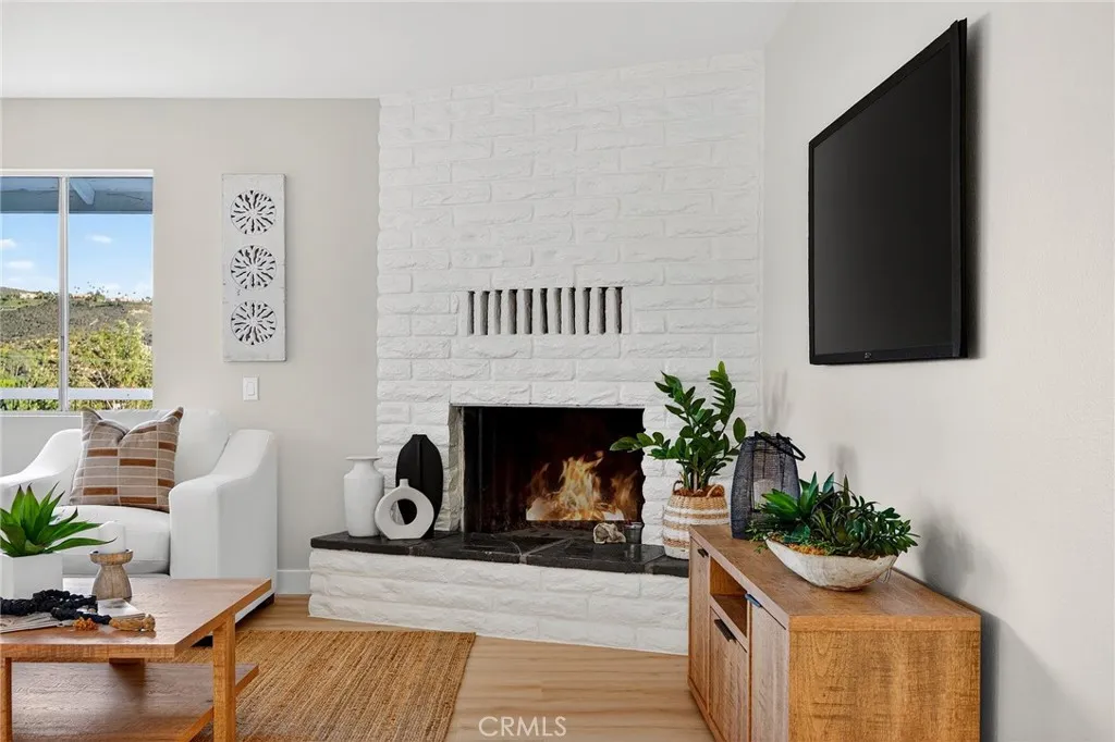 https://cdn.realtyfeed.com/cdn/127/306673670/0fd7c569bbd084accd7d0ec0ad86120f.webp