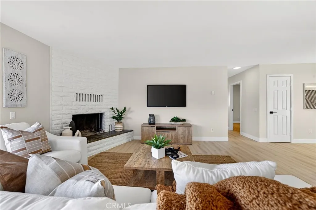 https://cdn.realtyfeed.com/cdn/127/306673670/74291d01a3cc2f9d15e117176909c02e.webp
