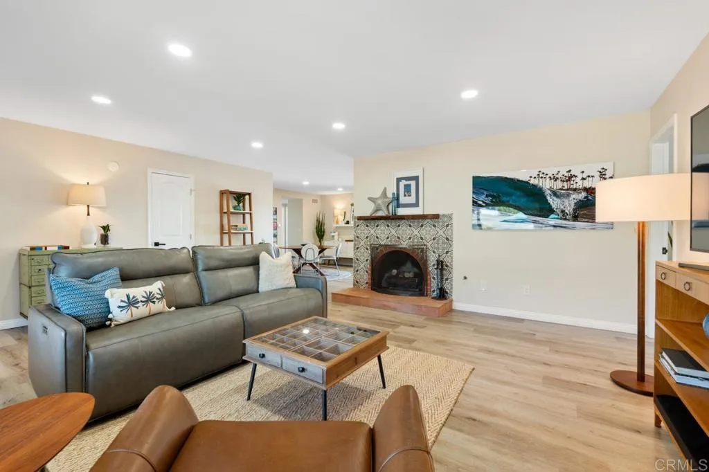 https://cdn.realtyfeed.com/cdn/127/306673671/30c004a71ae95a9f643a90e6b1d7ee9b.webp