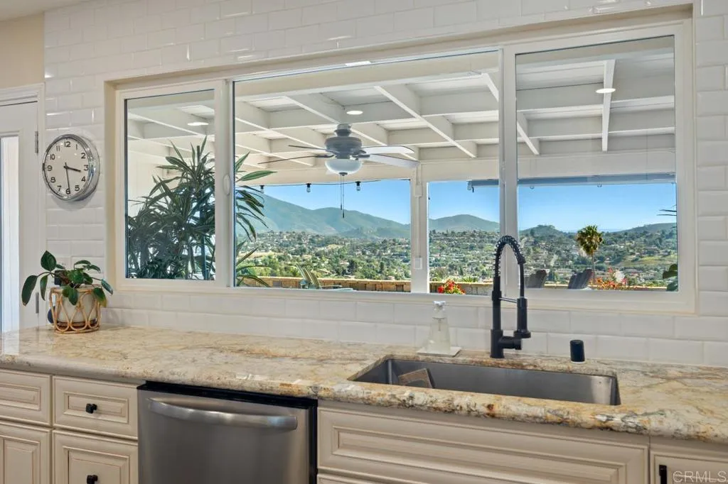 https://cdn.realtyfeed.com/cdn/127/306673671/60096733bdf86f336ab720b9ef682e10.webp