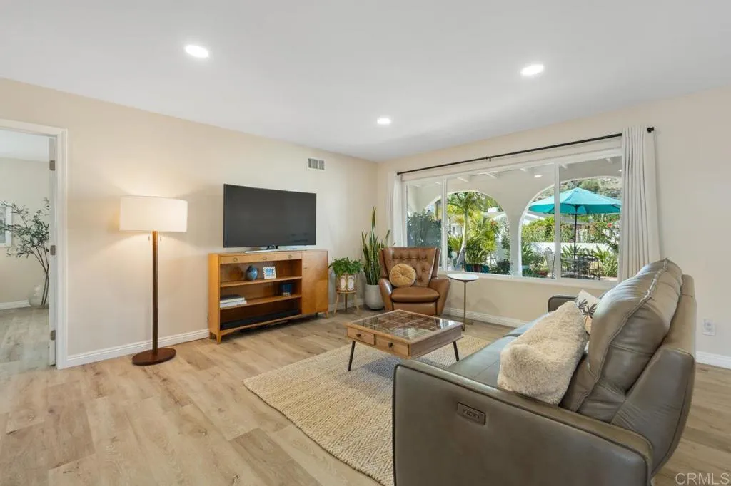 https://cdn.realtyfeed.com/cdn/127/306673671/9edf9529d4fd27bf4178b46a177f749a.webp