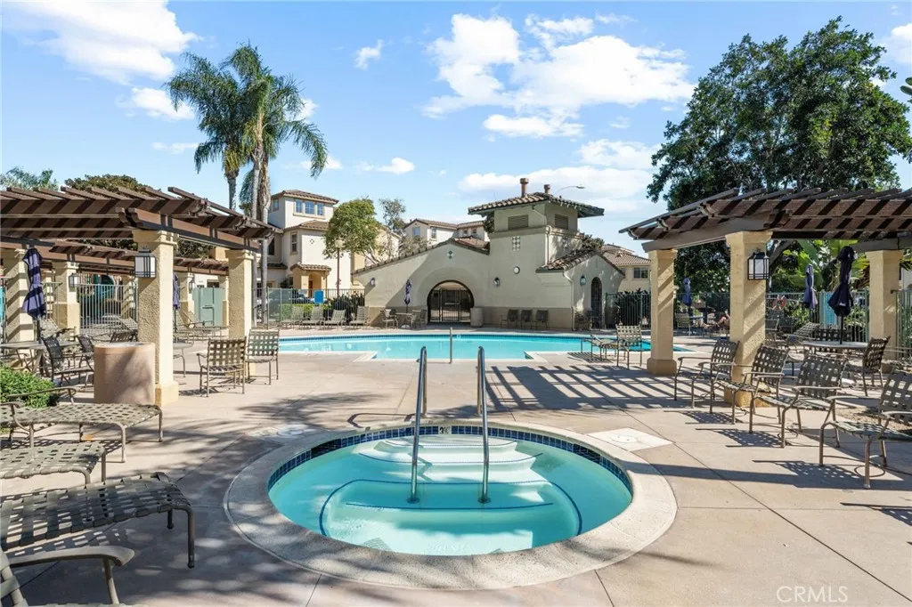 https://cdn.realtyfeed.com/cdn/127/306673681/584da8865663a4c72d7ea1d1b78e43cd.webp