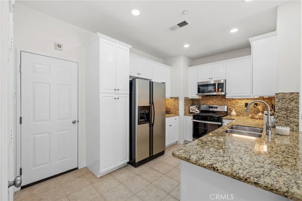 https://cdn.realtyfeed.com/cdn/127/306673681/8a315613e90efe1f2562a108901a72b7.webp