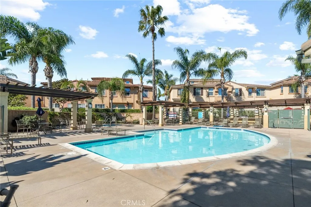 https://cdn.realtyfeed.com/cdn/127/306673681/df1e2faf170e0454aa2629feadcbd3f3.webp