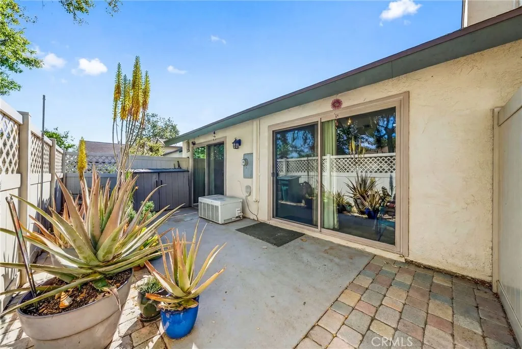 https://cdn.realtyfeed.com/cdn/127/306673706/552862209ccdb227b8ba635da1ebdd2e.webp